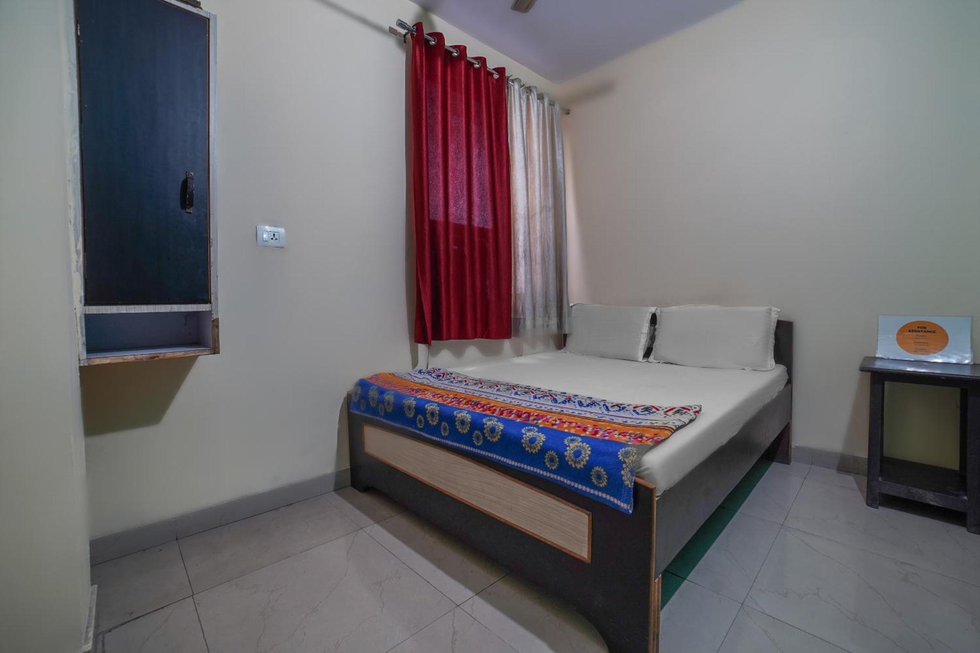 Spot On Komfort Guest House Rudrapur Ngoại thất bức ảnh