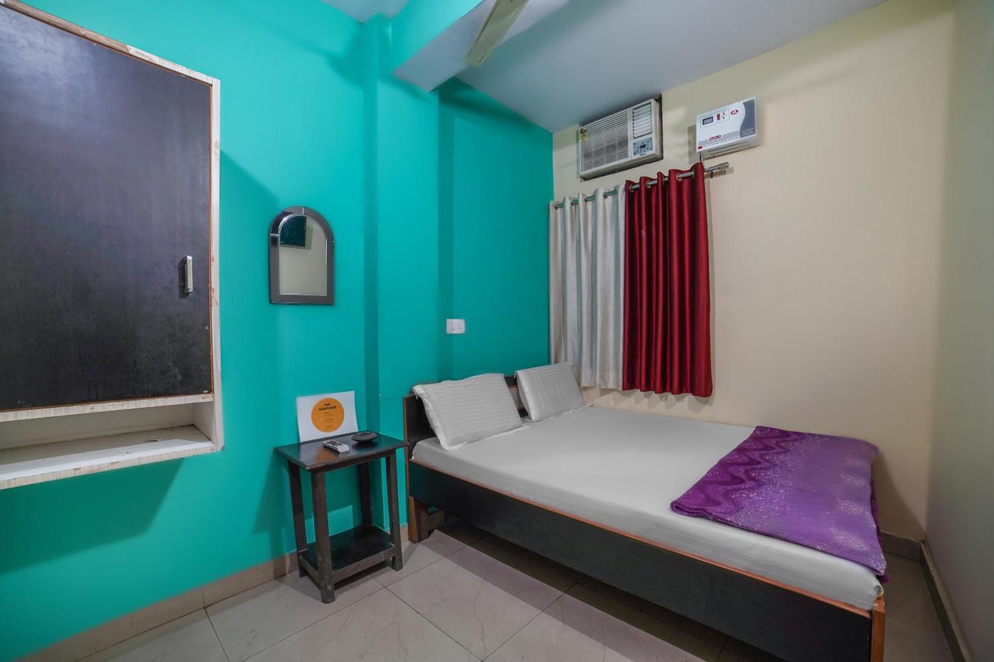 Spot On Komfort Guest House Rudrapur Ngoại thất bức ảnh