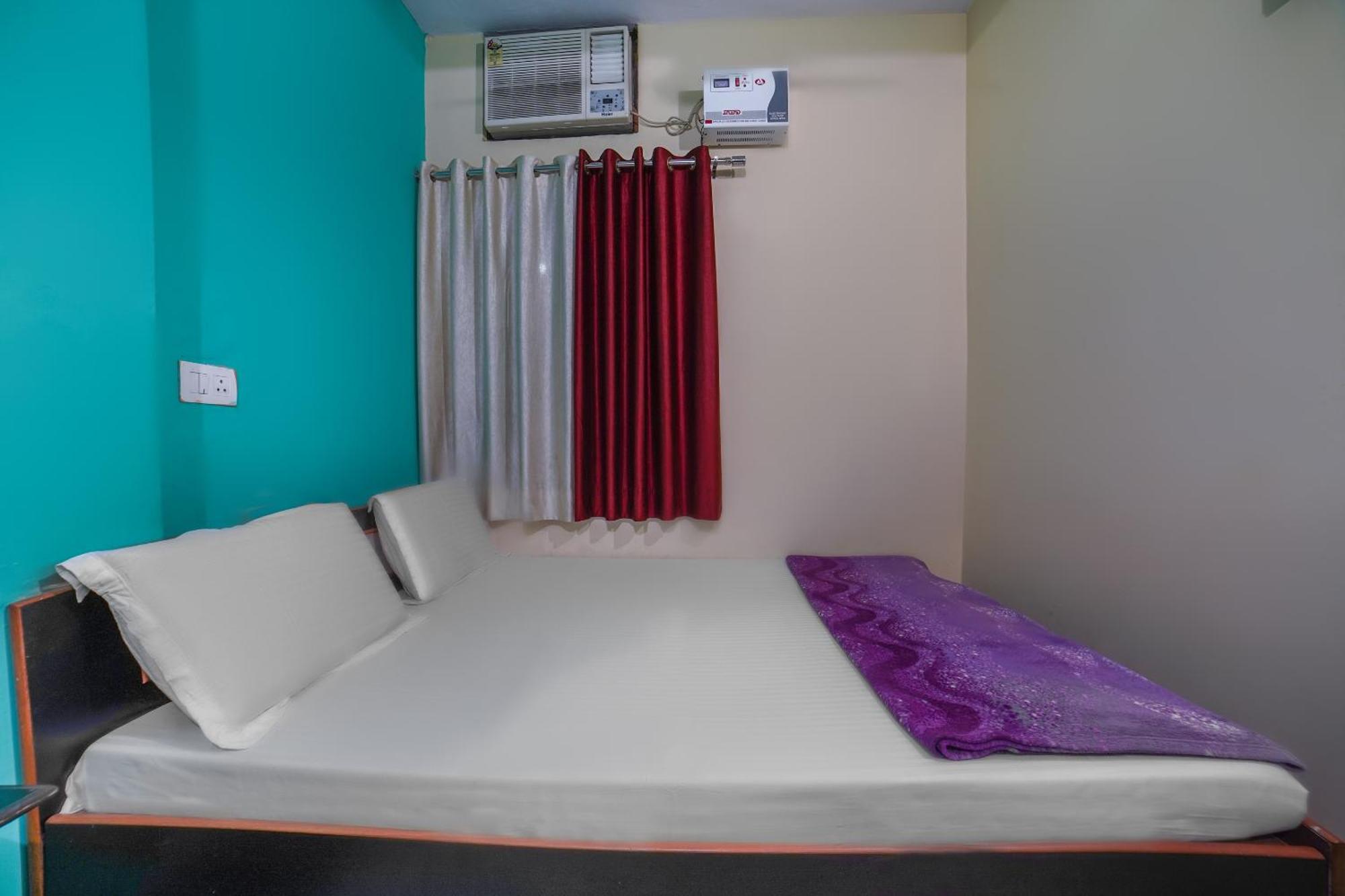 Spot On Komfort Guest House Rudrapur Ngoại thất bức ảnh